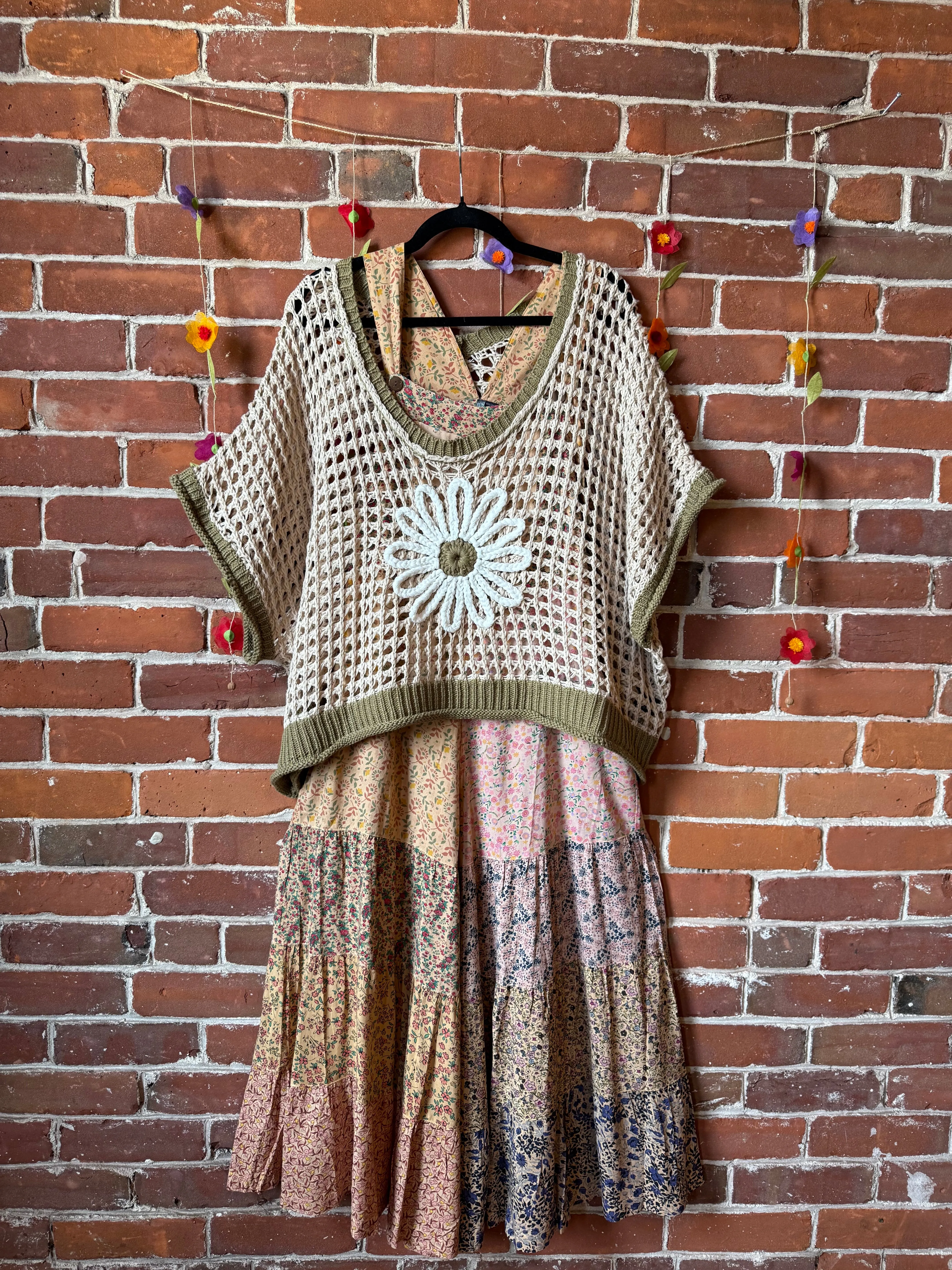 Bohemian Spring Flower Crochet Crop Top 🌻 Beige/Olive