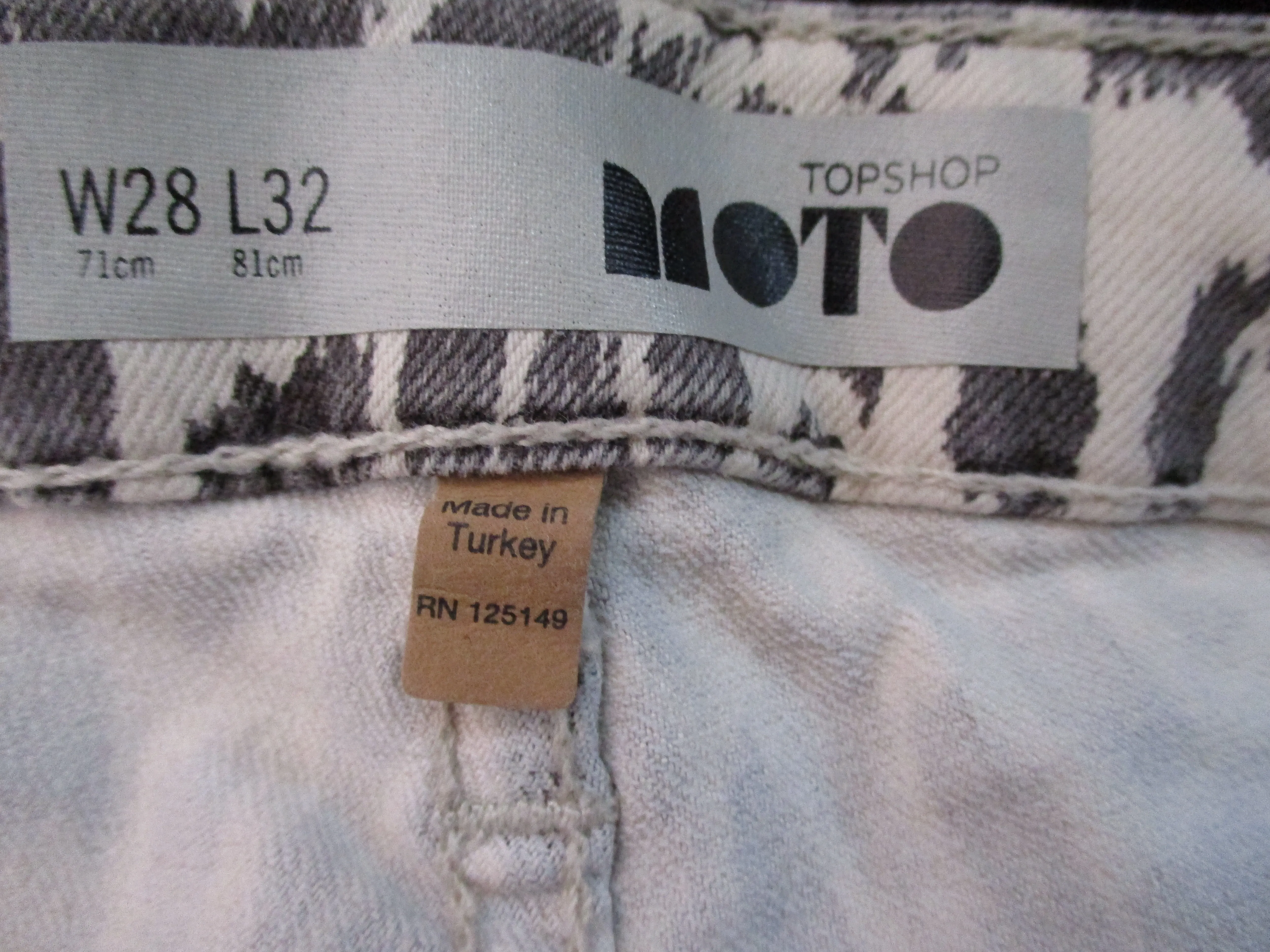TOPSHOP MOTO Leopard Print Jean Pant 28X32 CREME BLACK Trouser